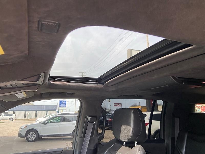 Cadillac Escalade ESV Platinum 4WD 2016