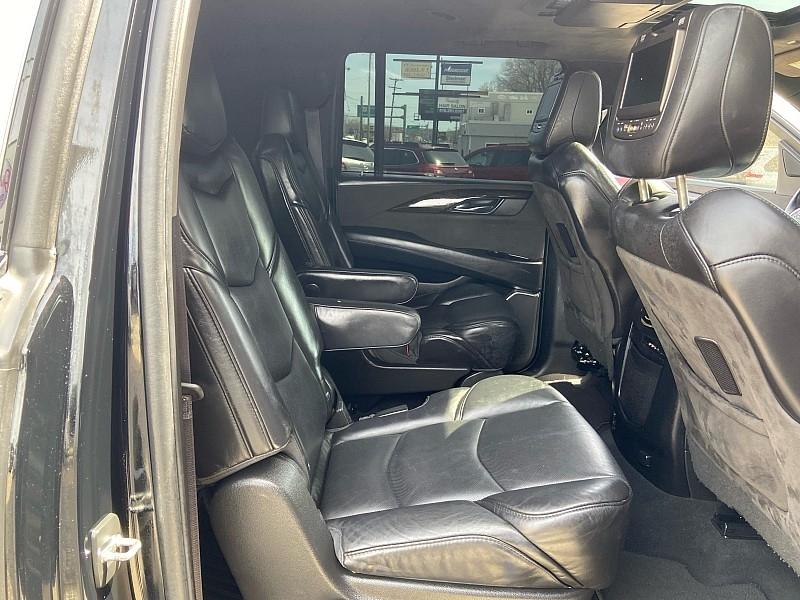 Cadillac Escalade ESV Platinum 4WD 2016