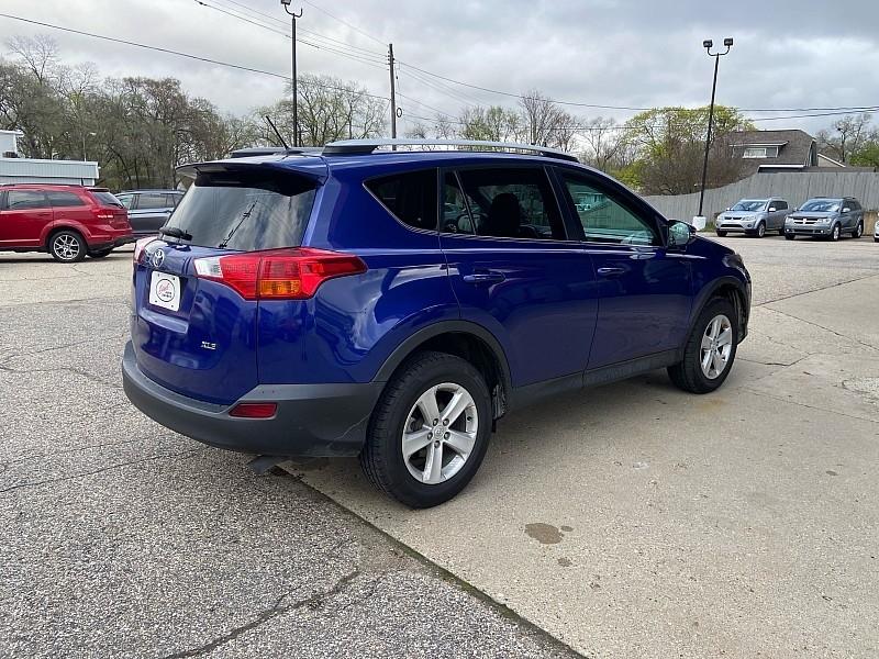 Toyota RAV4 XLE FWD 2014