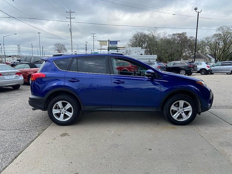 Toyota RAV4 XLE FWD 2014