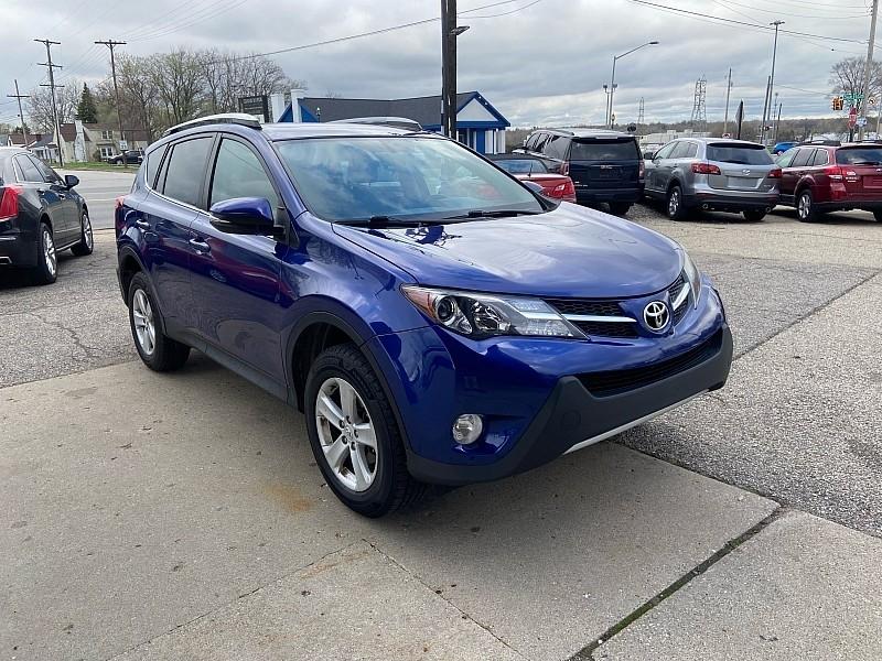 Toyota RAV4 XLE FWD 2014