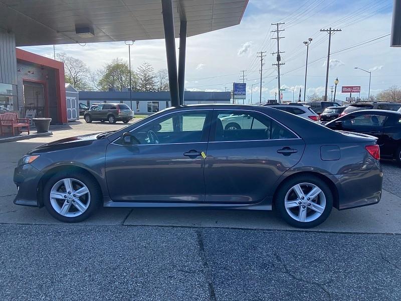 Toyota Camry SE 2012