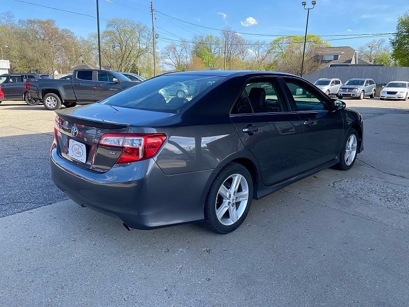 Toyota Camry SE 2012
