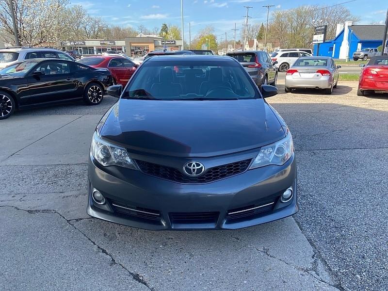 Toyota Camry SE 2012