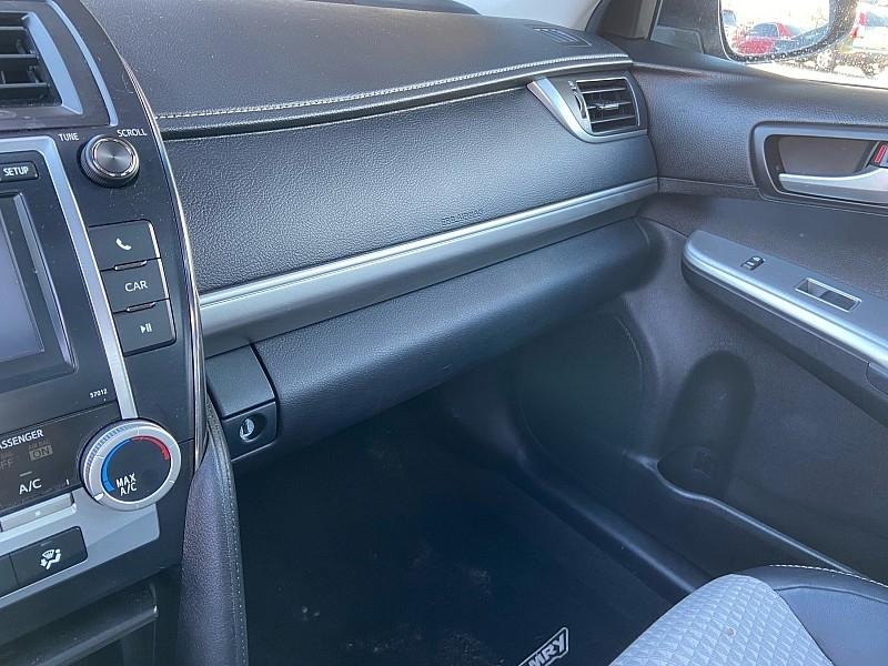 Toyota Camry SE 2012