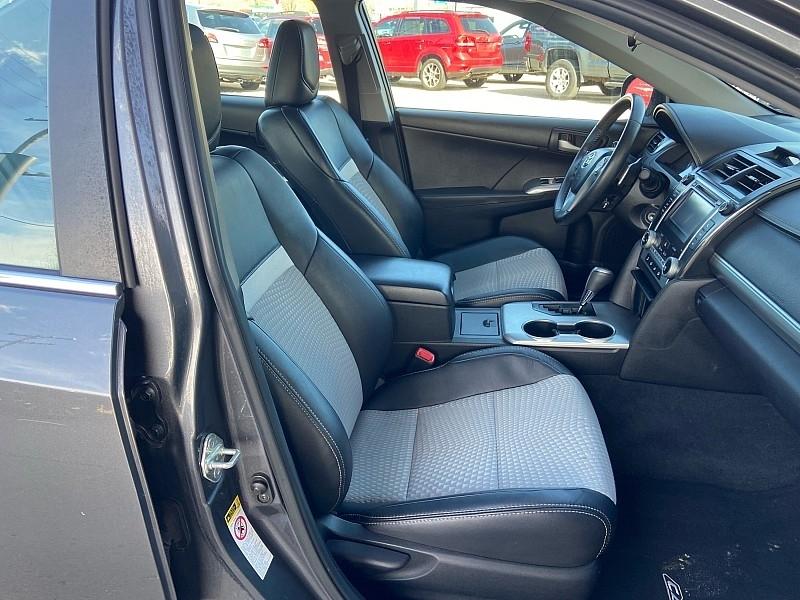 Toyota Camry SE 2012