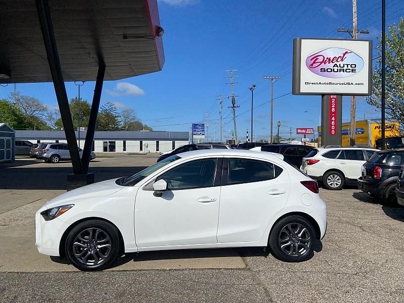 2020 Toyota Yaris LE Hatchback