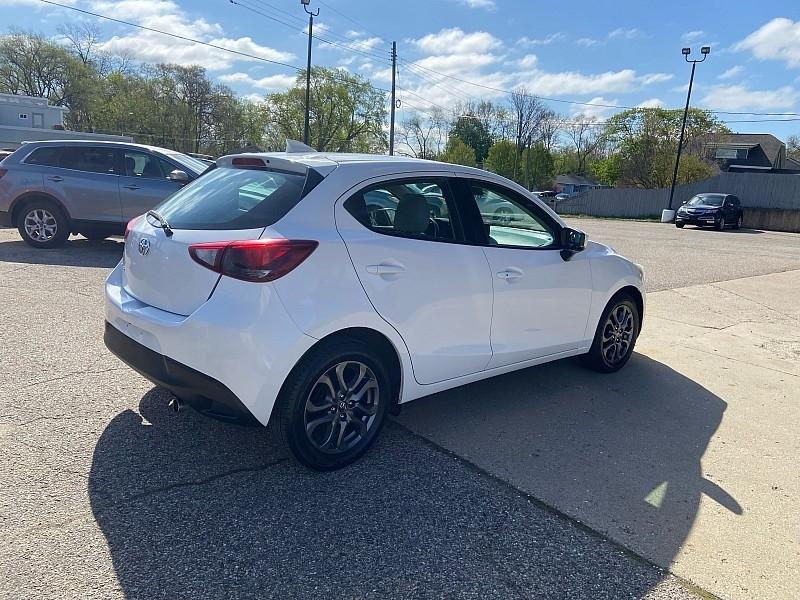 Toyota Yaris LE Hatchback 2020