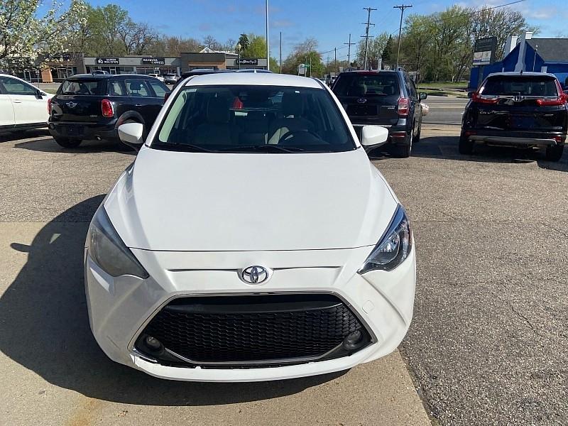 Toyota Yaris LE Hatchback 2020
