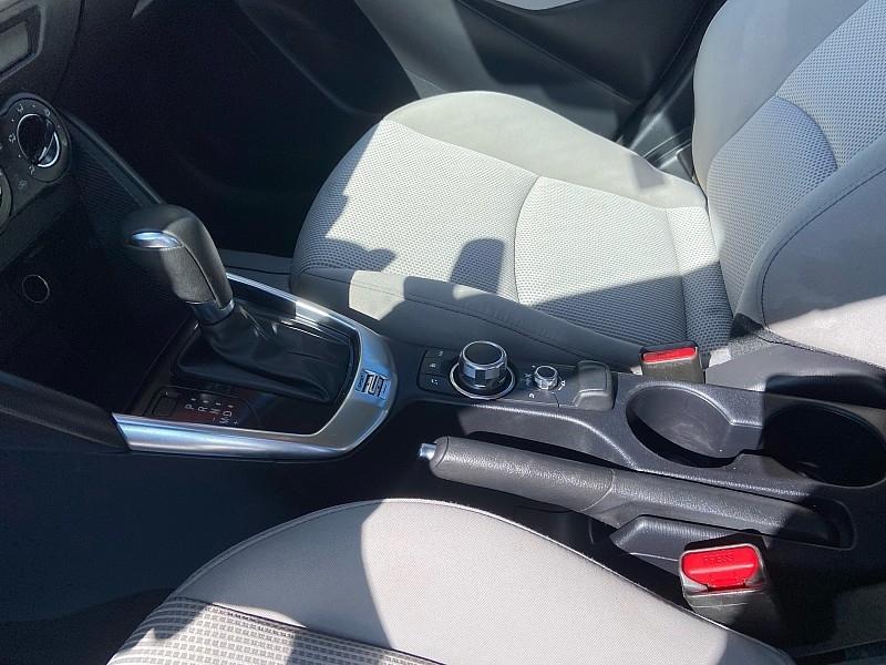 Toyota Yaris LE Hatchback 2020