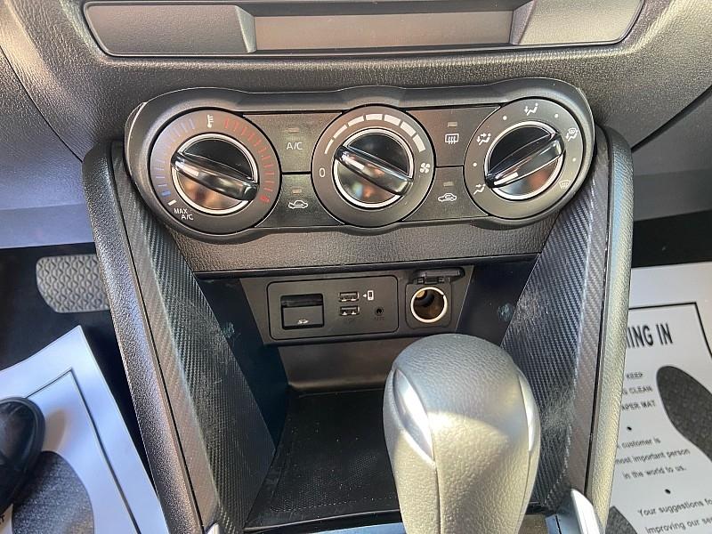 Toyota Yaris LE Hatchback 2020