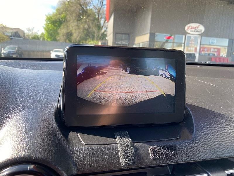 Toyota Yaris LE Hatchback 2020