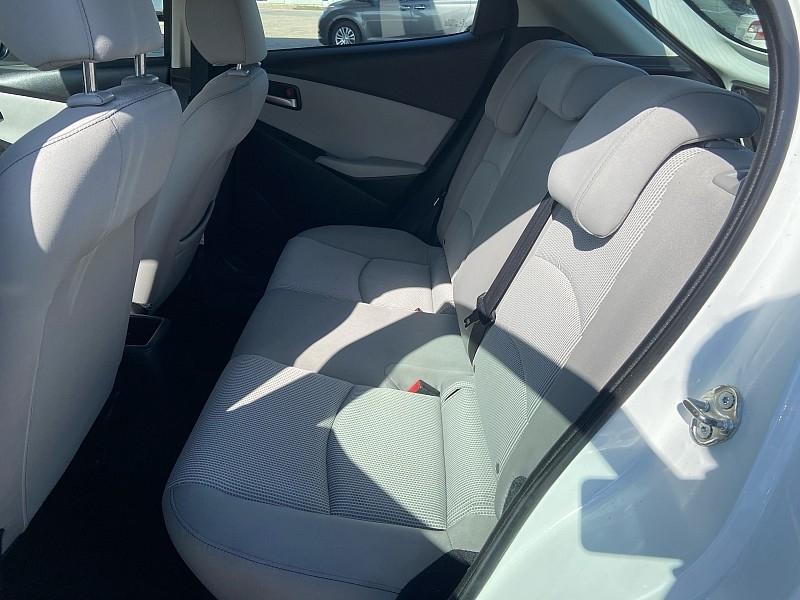 Toyota Yaris LE Hatchback 2020