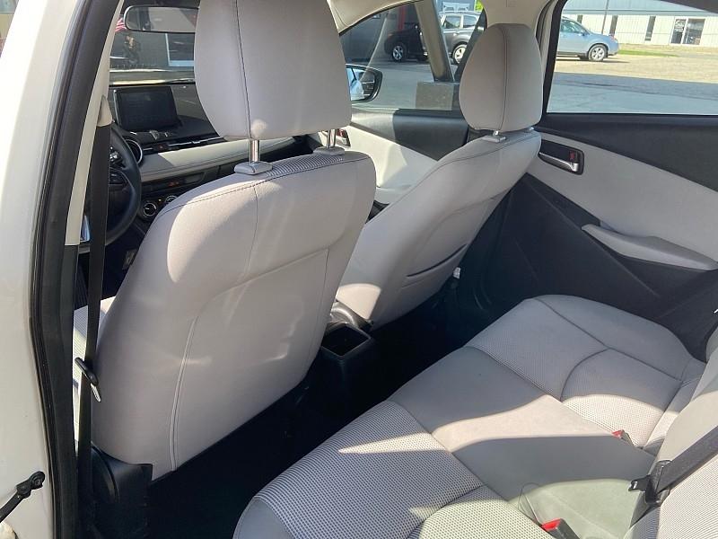 Toyota Yaris LE Hatchback 2020