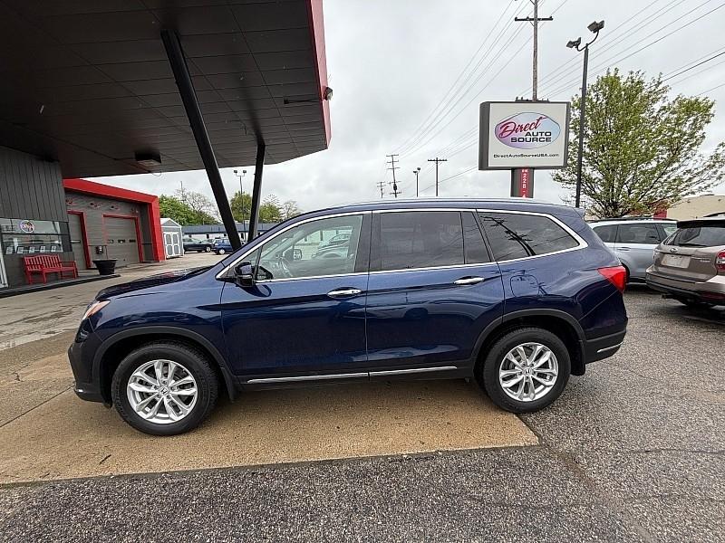 Honda Pilot Touring w/Rear Captain's Chairs AWD 2019