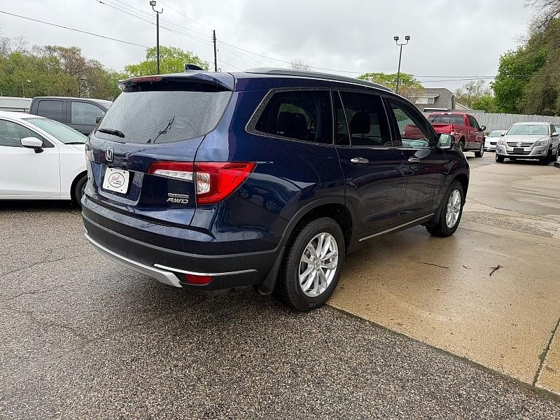 Honda Pilot Touring w/Rear Captain's Chairs AWD 2019