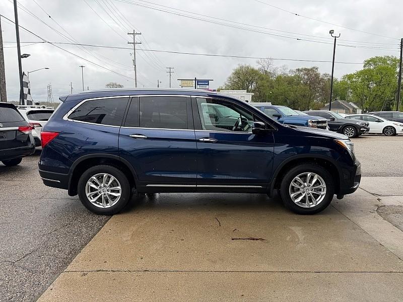 Honda Pilot Touring w/Rear Captain's Chairs AWD 2019