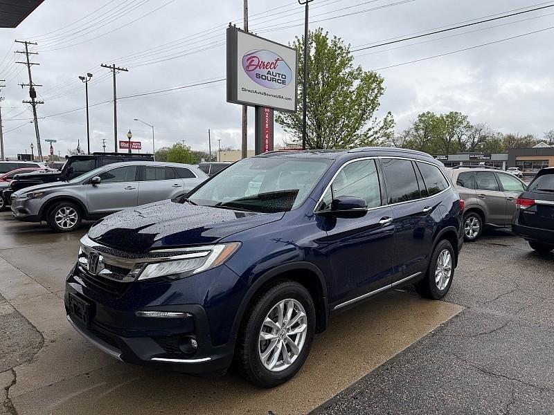 Honda Pilot Touring w/Rear Captain's Chairs AWD 2019