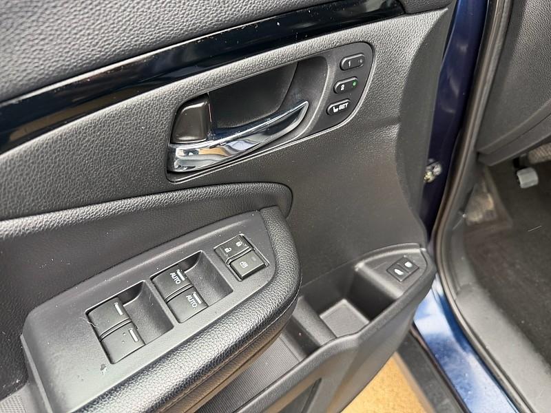 Honda Pilot Touring w/Rear Captain's Chairs AWD 2019