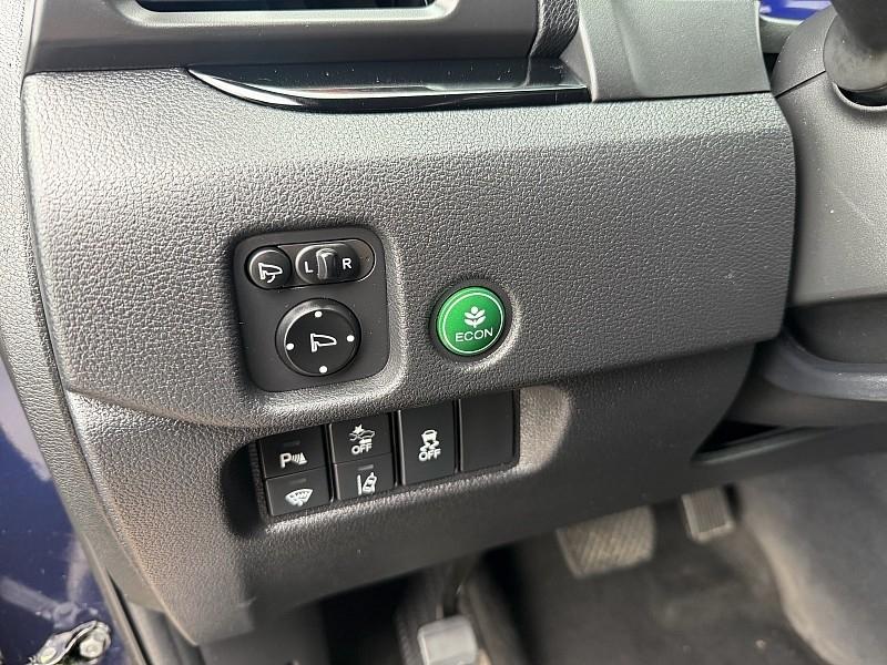 Honda Pilot Touring w/Rear Captain's Chairs AWD 2019