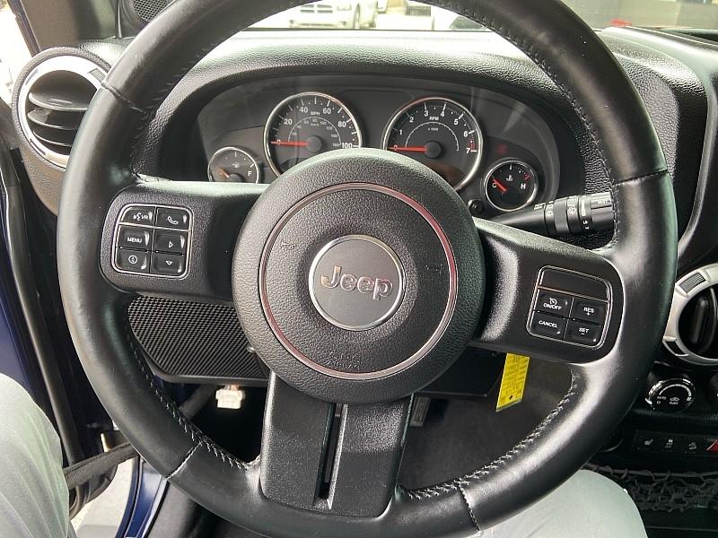 Jeep Wrangler Unlimited Sahara 4WD 2013
