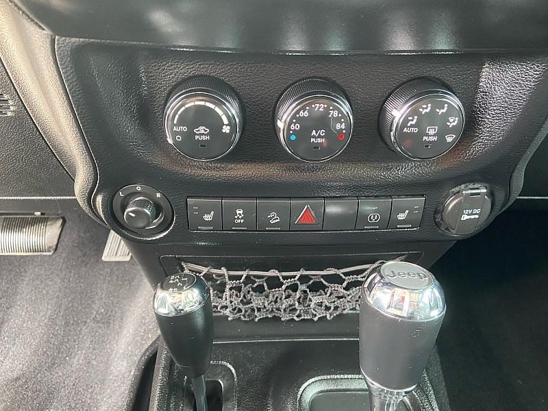 Jeep Wrangler Unlimited Sahara 4WD 2013
