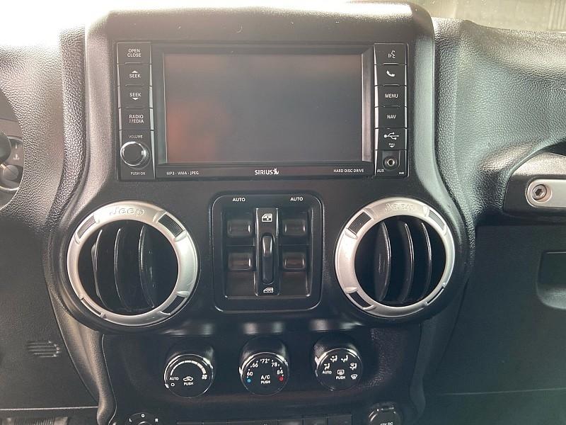 Jeep Wrangler Unlimited Sahara 4WD 2013