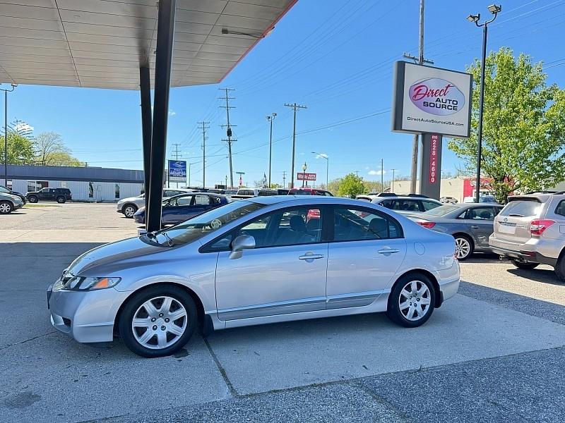 Honda Civic LX Sedan 5-Speed AT 2011