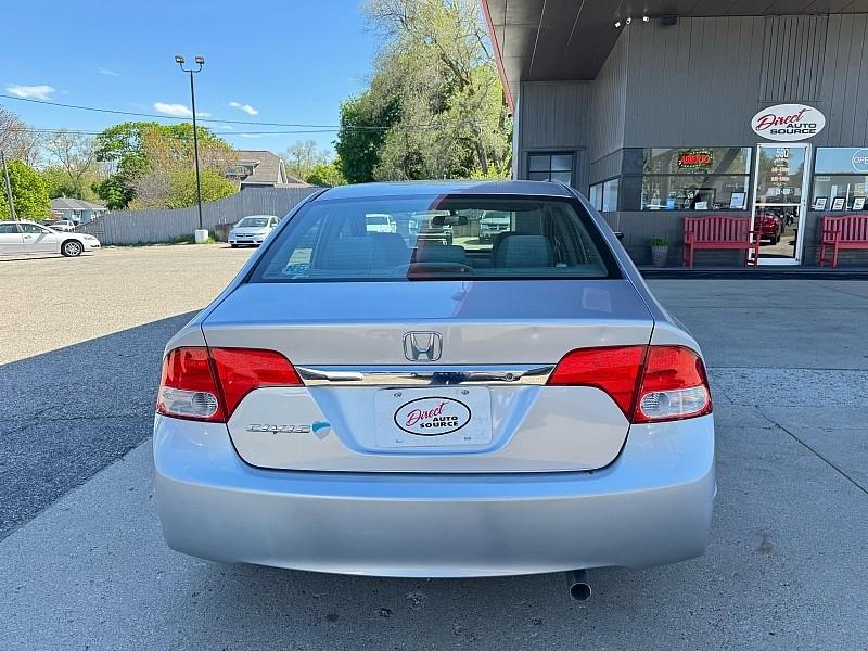 Honda Civic LX Sedan 5-Speed AT 2011