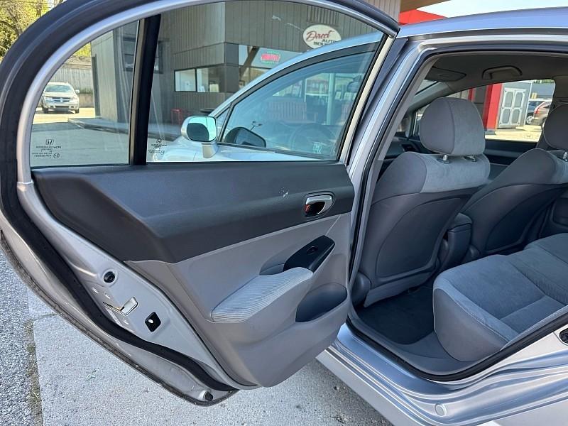 Honda Civic LX Sedan 5-Speed AT 2011