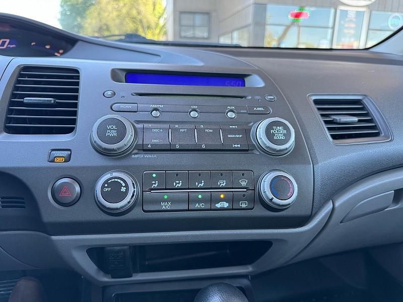 Honda Civic LX Sedan 5-Speed AT 2011