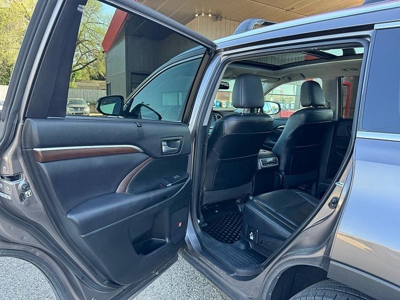 Toyota Highlander Limited AWD V6 2016