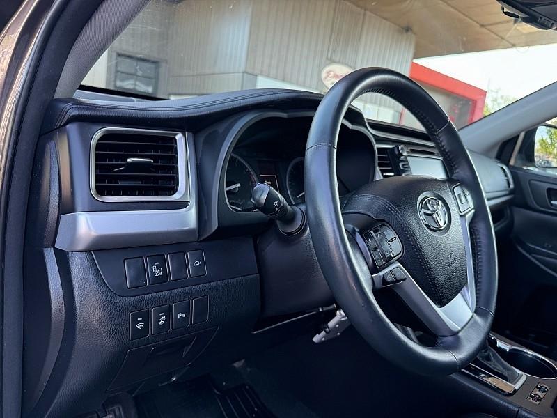 Toyota Highlander Limited AWD V6 2016