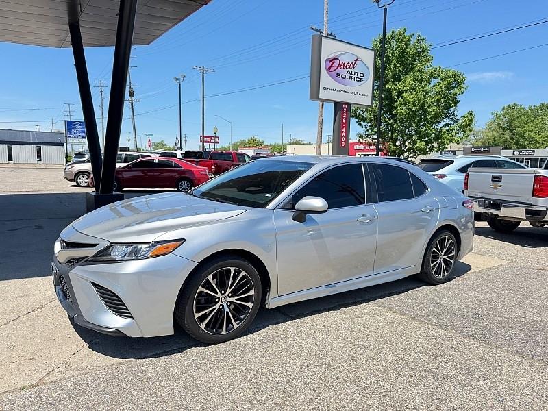 Toyota Camry SE 2020