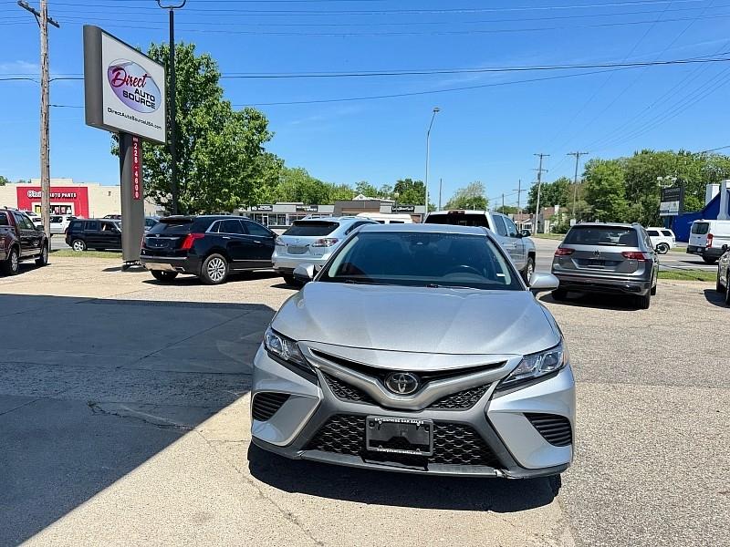 Toyota Camry SE 2020
