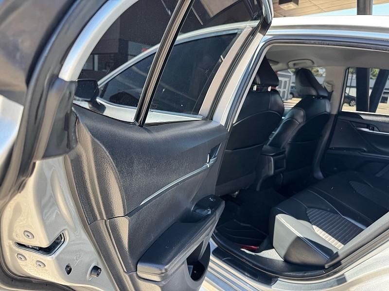 Toyota Camry SE 2020