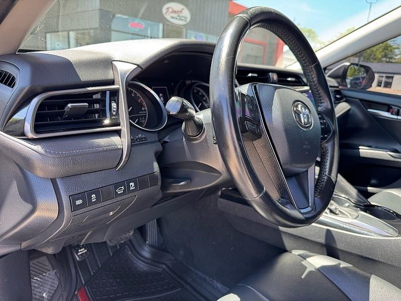 Toyota Camry SE 2020