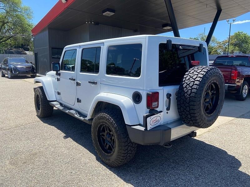 Jeep Wrangler Unlimited Sahara 4WD 2013