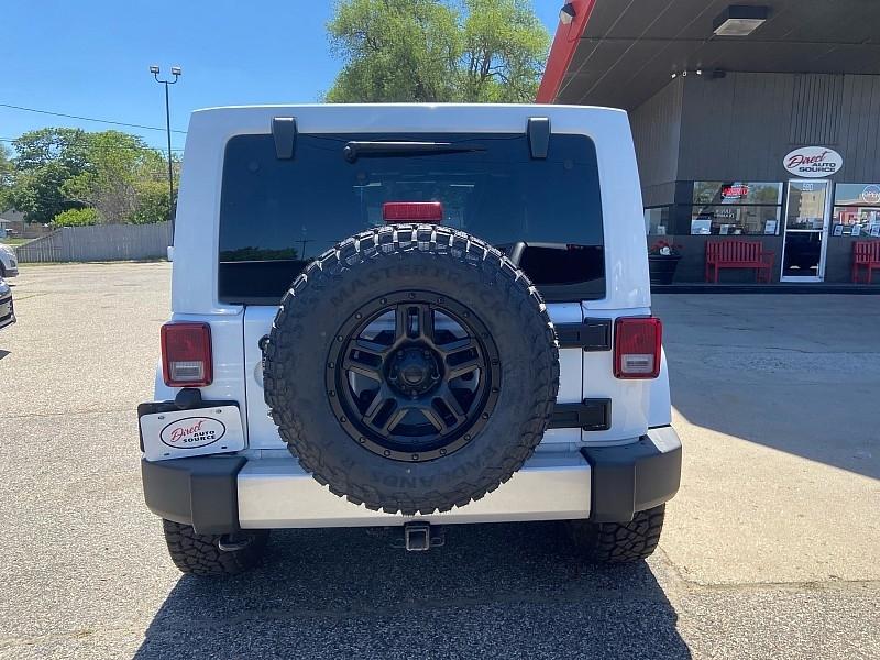 Jeep Wrangler Unlimited Sahara 4WD 2013