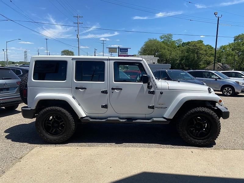 Jeep Wrangler Unlimited Sahara 4WD 2013