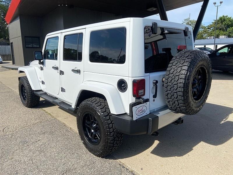 Jeep Wrangler Unlimited Sahara 4WD 2013