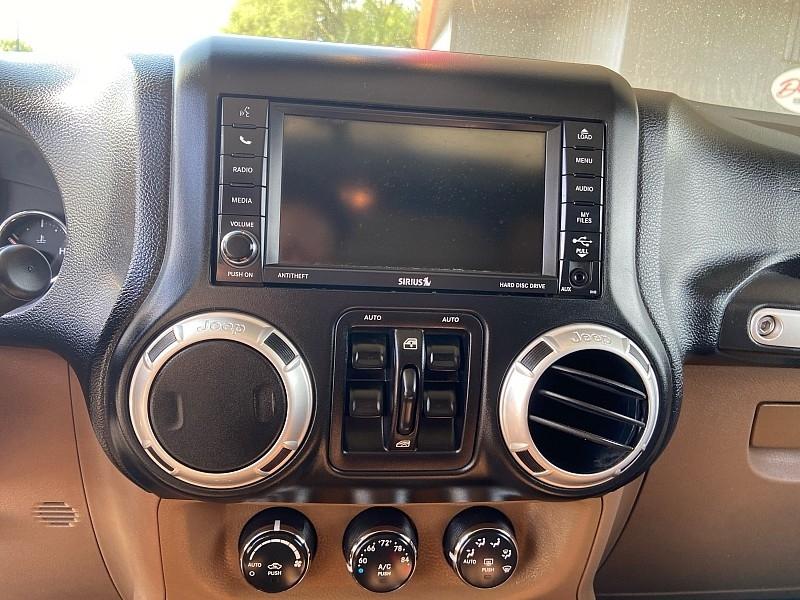 Jeep Wrangler Unlimited Sahara 4WD 2013
