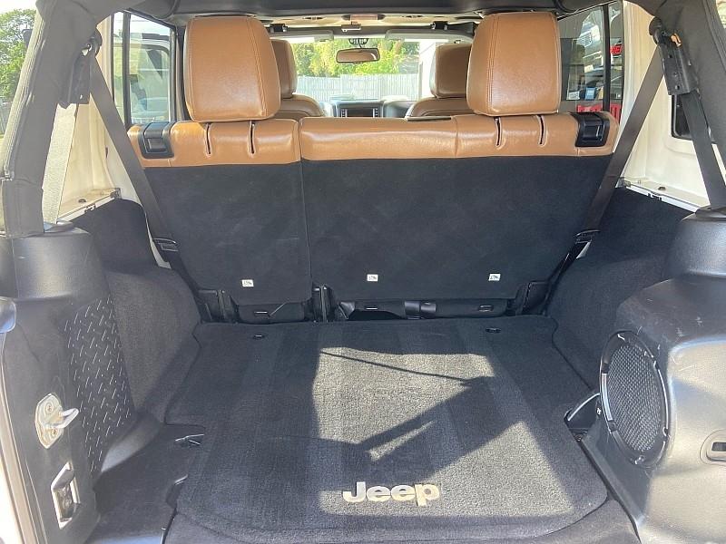 Jeep Wrangler Unlimited Sahara 4WD 2013