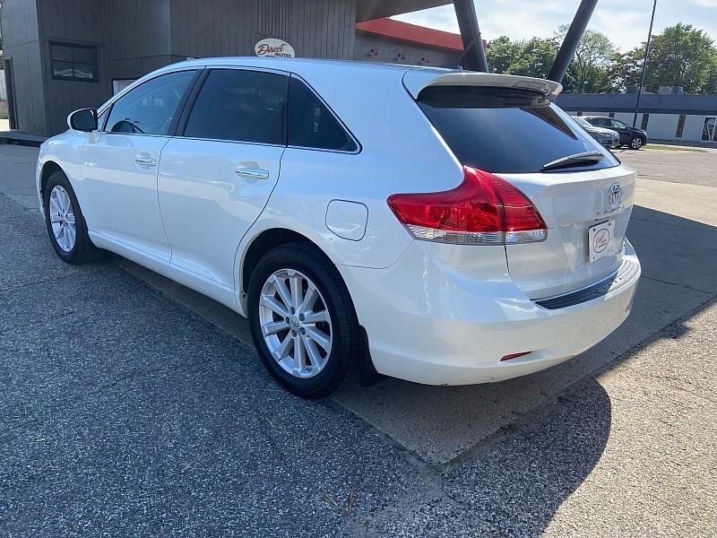 Toyota Venza XLE I4 FWD 2012