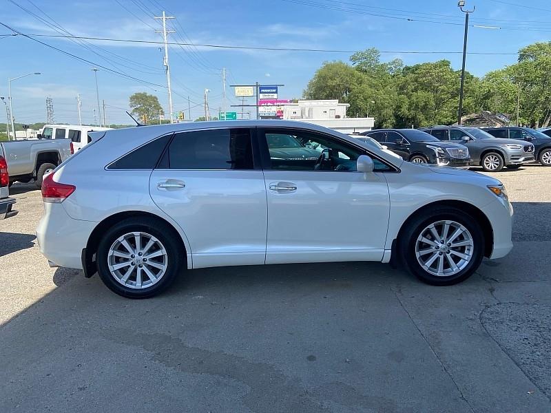 Toyota Venza XLE I4 FWD 2012