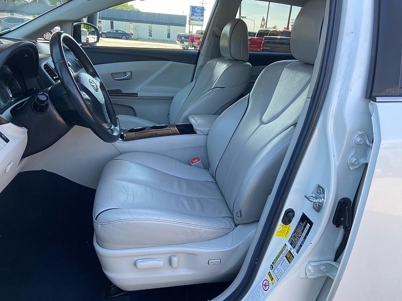 Toyota Venza XLE I4 FWD 2012