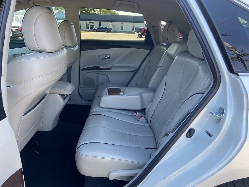 Toyota Venza XLE I4 FWD 2012