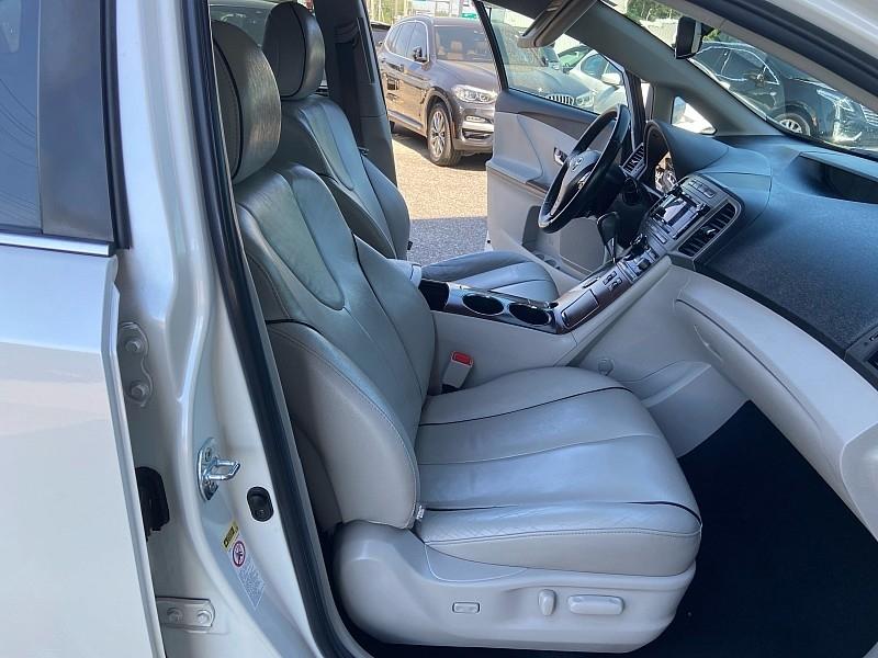 Toyota Venza XLE I4 FWD 2012