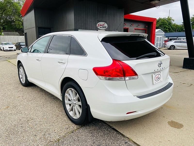 Toyota Venza XLE I4 FWD 2012