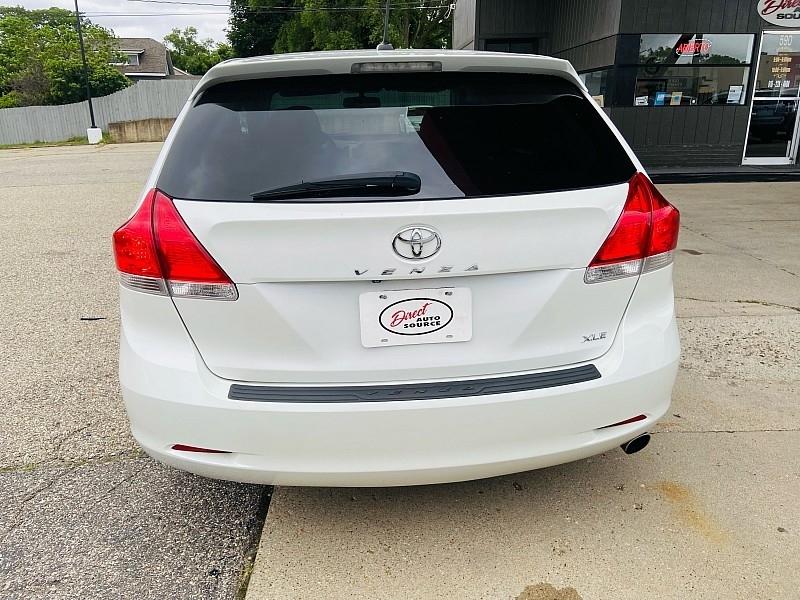 Toyota Venza XLE I4 FWD 2012